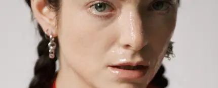 Lorde en la portada de 'What Was That' Lorde en la portada de 'What Was That'