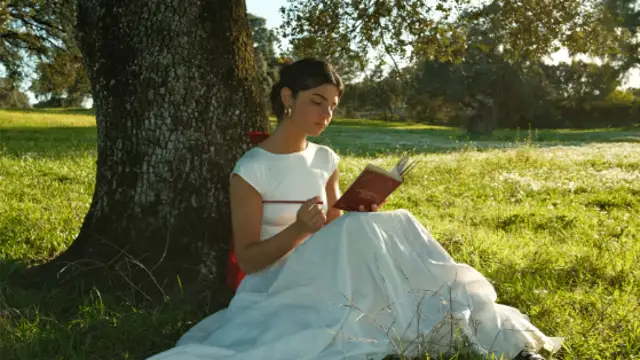 Mafalda Cardenal presenta 'Mis notas de voz', un primer disco en el que le canta al desamor