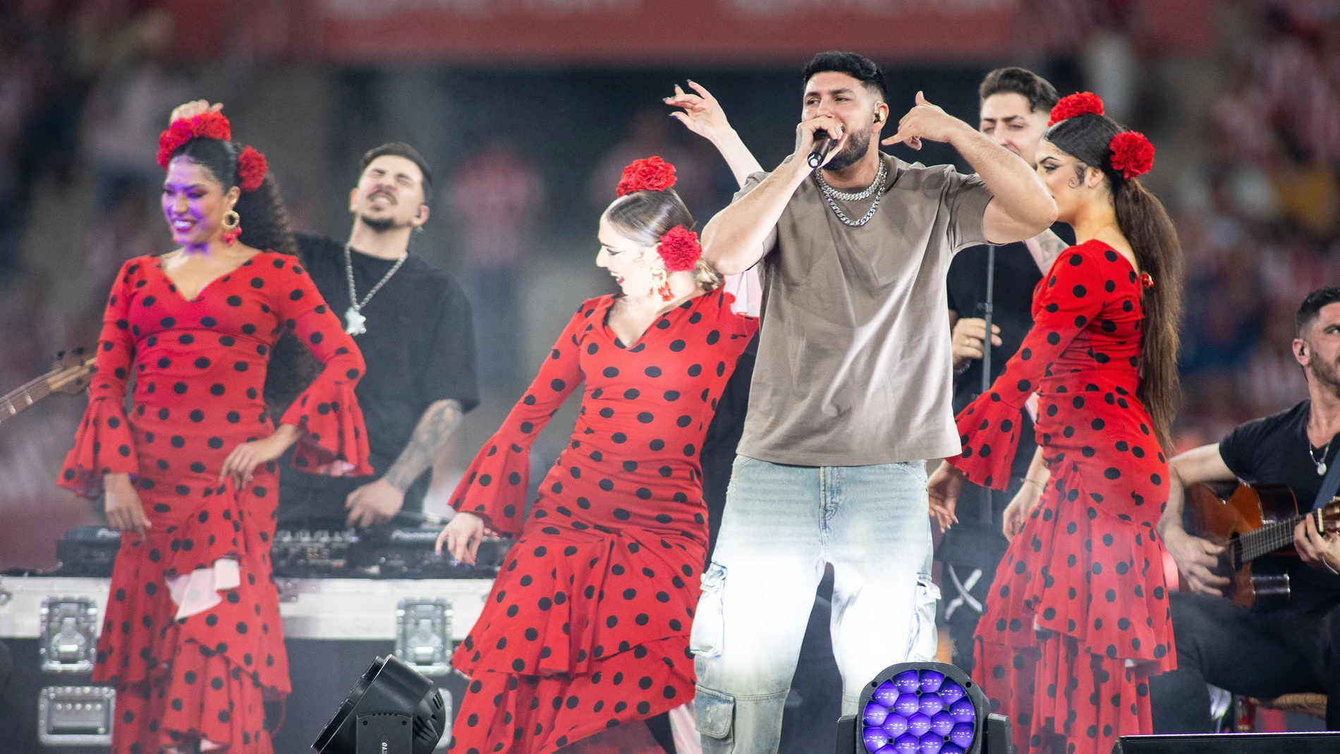 Omar Montes en su actuación de la Copa del Rey en 2024 Omar Montes en su actuación de la Copa del Rey en 2024