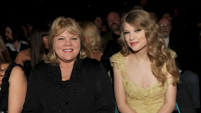 Andrea Swift y Taylor Swift en 2011