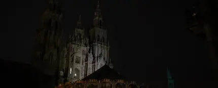 La Plaza del Obradoiro durante el apagón en Santiago de Compostela, a 28 de abril de 2025, en Santiago de Compostela, Galicia (España) La Plaza del Obradoiro durante el apagón en Santiago de Compostela, a 28 de abril de 2025, en Santiago de Compostela, Galicia (España)