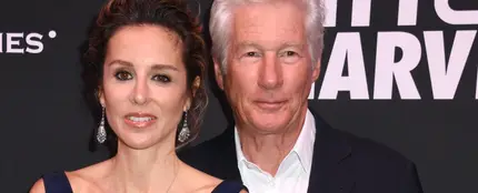 Richard Gere y Alejandra Silva en Nueva York en abril de 2025 Richard Gere y Alejandra Silva en Nueva York en abril de 2025