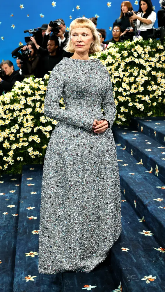 Pamela Anderson en la Met Gala 2025 Pamela Anderson en la Met Gala 2025