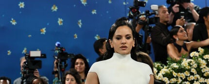 Rosal&iacute;a en la Met Gala 2025
