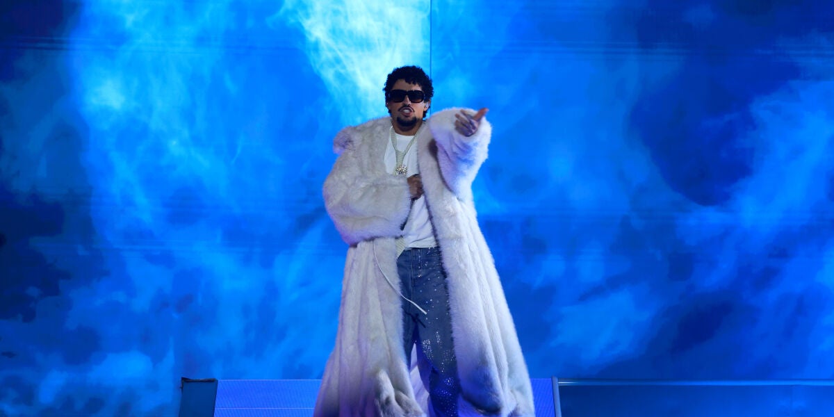 Bad Bunny, en los iHeartRadio Music Awards 2025 en el Teatro Dolby de Los Angeles.