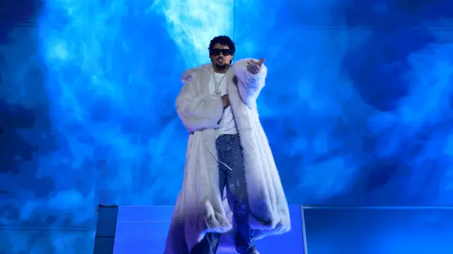 Bad Bunny, en los iHeartRadio Music Awards 2025 en el Teatro Dolby de Los Angeles.