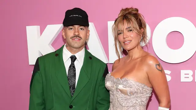 Feid y Karol G en la proyección de 'Karol G: Mañana fue muy bonito' en Nueva York