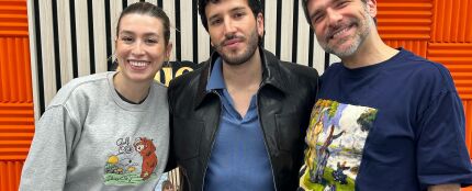Eva Soriano y Nacho García con Sebastián Yatra.