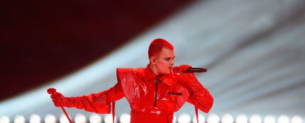 Red Sebastian, representante de Bélgica, canta 'Strobe Lights' en la Primera Semifinal de Eurovisión Red Sebastian, representante de Bélgica, canta 'Strobe Lights' en la Primera Semifinal de Eurovisión