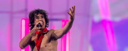 Go-Jo, representante de Australia en Eurovisión 2025 con 'Milkshake Man', en un ensayo Go-Jo, representante de Australia en Eurovisión 2025 con 'Milkshake Man', en un ensayo