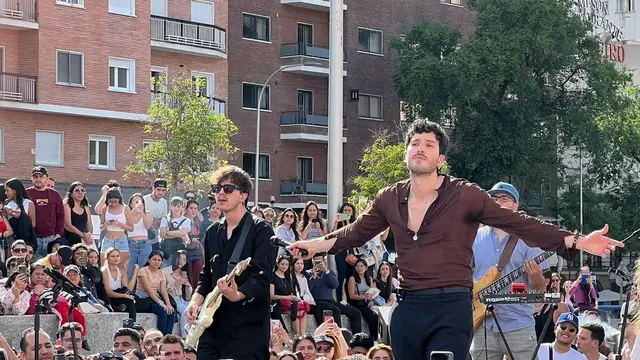 Sebastián Yatra se nutre de las historias de sus fans en su concierto de presentación de 'Milagro' en Madrid