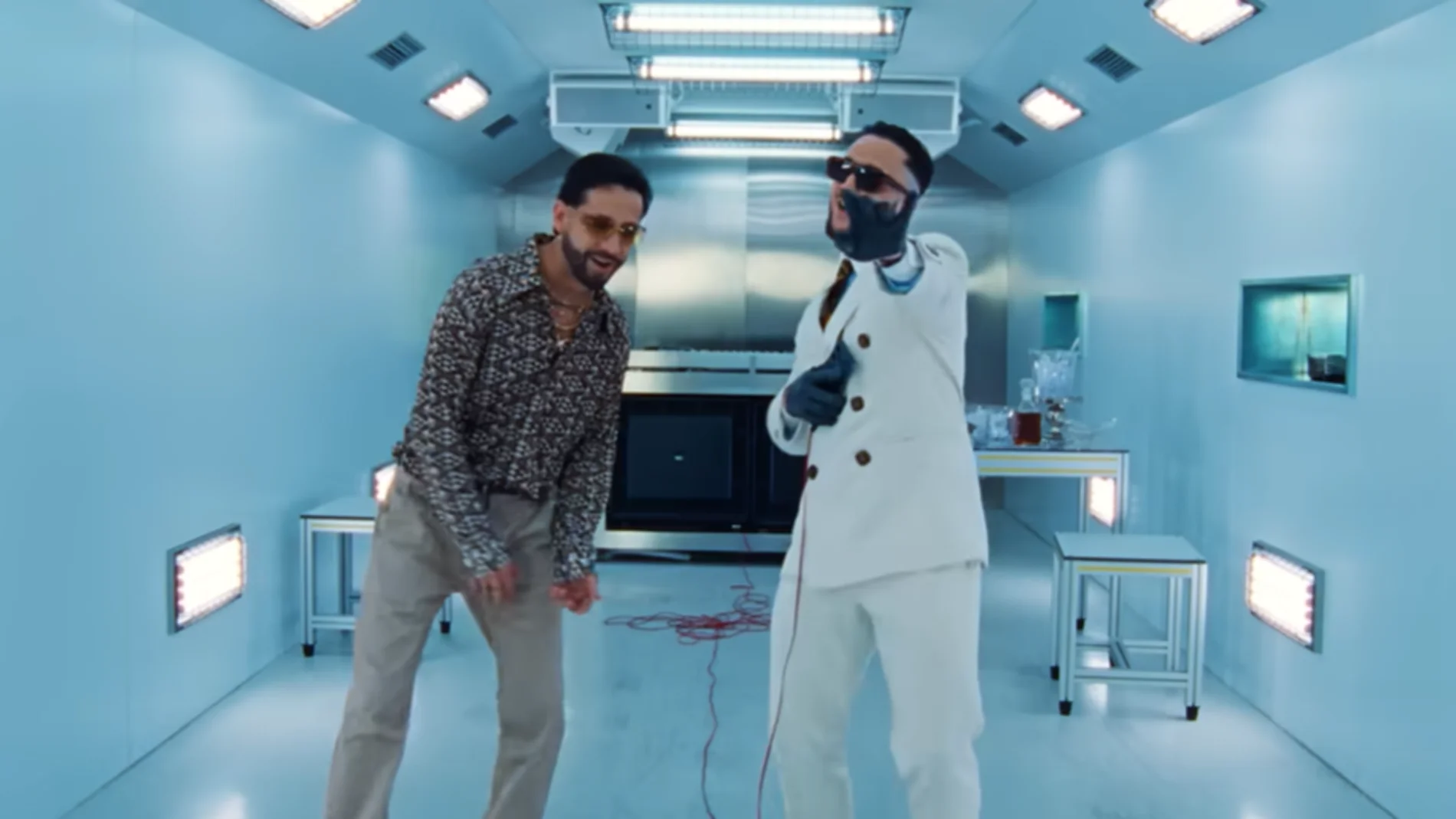 C. Tangana y Mora en el videoclip de 'Droga' C. Tangana y Mora en el videoclip de 'Droga'