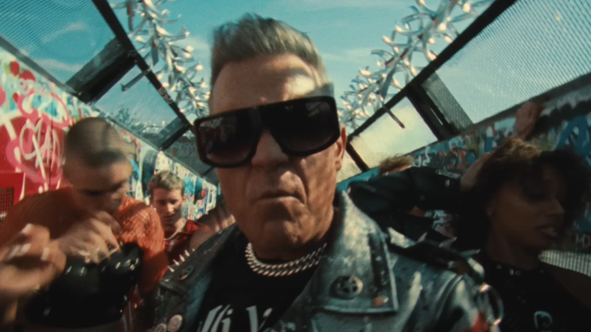 Robbie Williams en 'Rocket' Robbie Williams en 'Rocket'