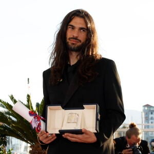 Oliver Laxe, director de cine español, recibe el Premio del Jurado en el Festival de Cannes por 'Sirât'