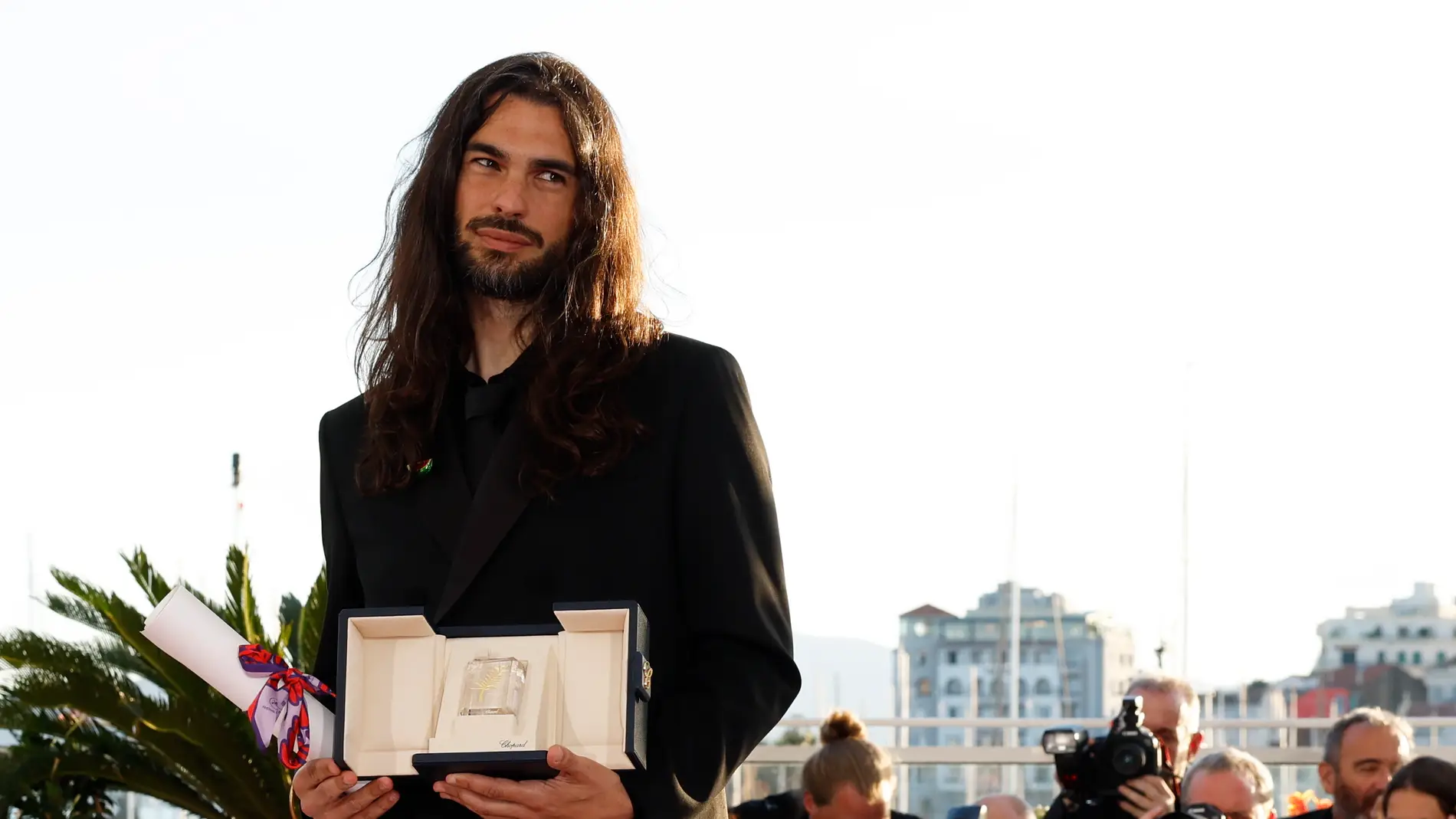 Oliver Laxe, director de cine español, recibe el Premio del Jurado en el Festival de Cannes por 'Sirât' Oliver Laxe, director de cine español, recibe el Premio del Jurado en el Festival de Cannes por 'Sirât'