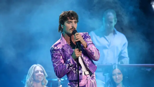 Benson Boone en los American Music Awards