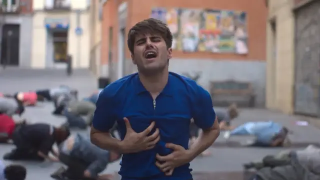 Martin Urrutia canta 'Retorciendo palabras' en el capítulo 5 de 'Mariliendre'