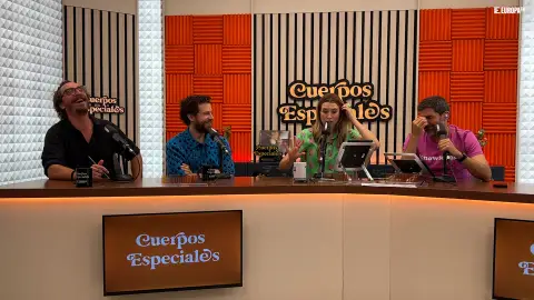 Álvaro Cervantes e Iván Massaggé en Cuerpos especiales Álvaro Cervantes e Iván Massaggé en Cuerpos especiales