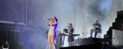 Amaia eriza la piel en la calurosa primera jornada del Tomavistas 