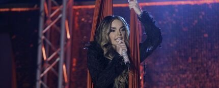 ¡Espectacular! Melody entra por todo lo alto en el plató de El Hormiguero cantando 'Esa Diva' y 'El Apagón'