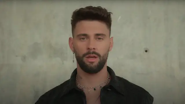 J Kbello en el videoclip de 'LA COPIA'