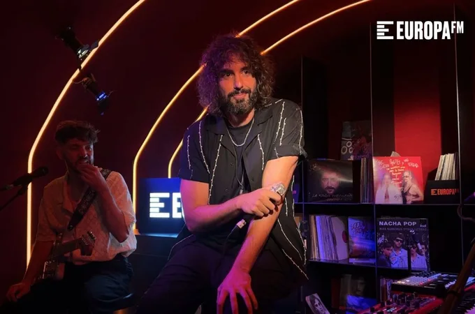 Mikel Izal en Local de Ensayo Europa FM Mikel Izal en Local de Ensayo Europa FM