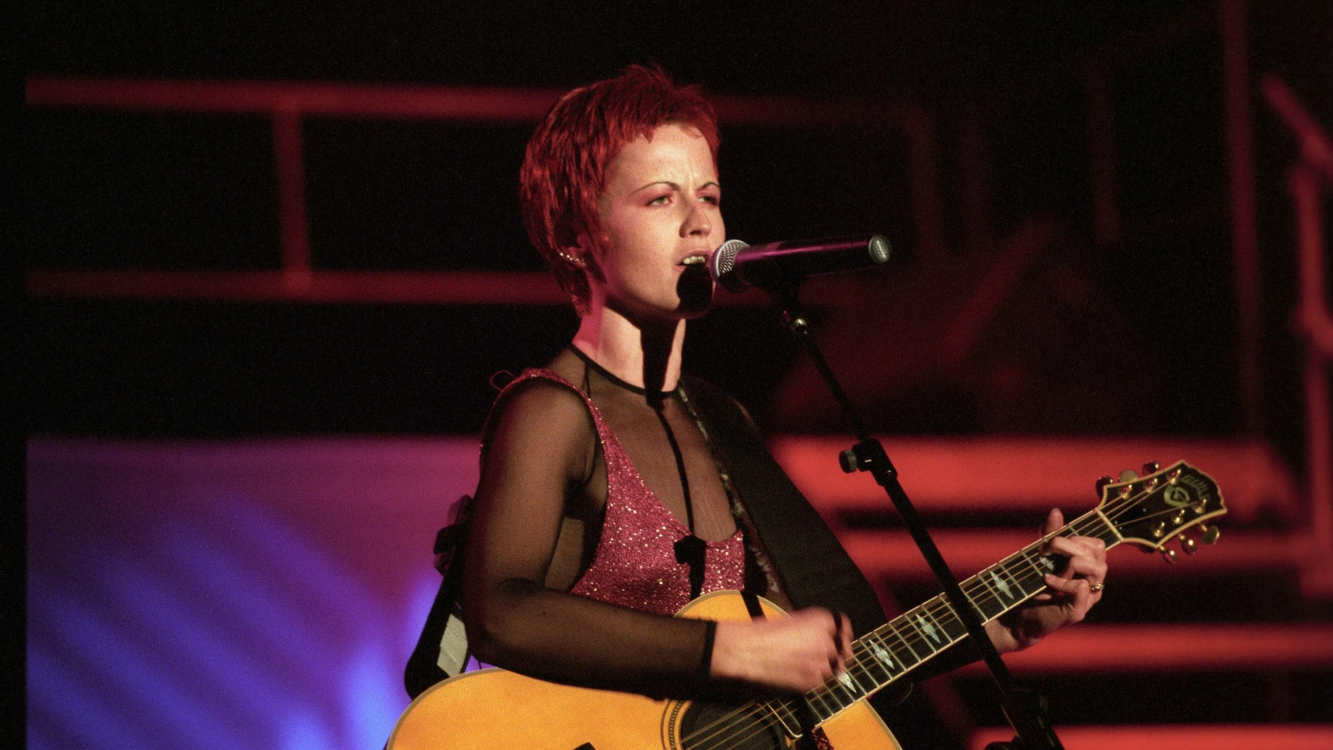 Dolores O'Riordan del grupo The Cranberries en 1995 Dolores O'Riordan del grupo The Cranberries en 1995