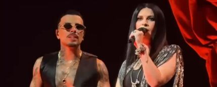 Rauw Alejandro y Laura Pausini cantan 'Se fue' en Milán. Rauw Alejandro y Laura Pausini cantan 'Se fue' en Milán.