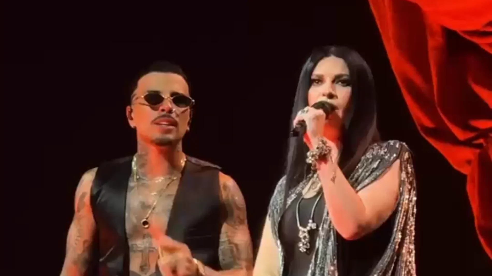 Rauw Alejandro y Laura Pausini cantan 'Se fue' en Milán. Rauw Alejandro y Laura Pausini cantan 'Se fue' en Milán.