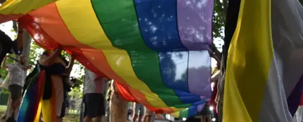 La marcha del Orgullo en Mérida grita "ni un paso atrás" en derechos LGTBI en el mundo frente a la "oleada de fascismo" La marcha del Orgullo en Mérida grita "ni un paso atrás" en derechos LGTBI en el mundo frente a la "oleada de fascismo"