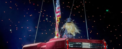 Beyoncé se lleva el gran susto de la gira durante su concierto en Houston Beyoncé se lleva el gran susto de la gira durante su concierto en Houston