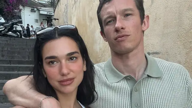 Dua Lipa y Callum Turner en Italia