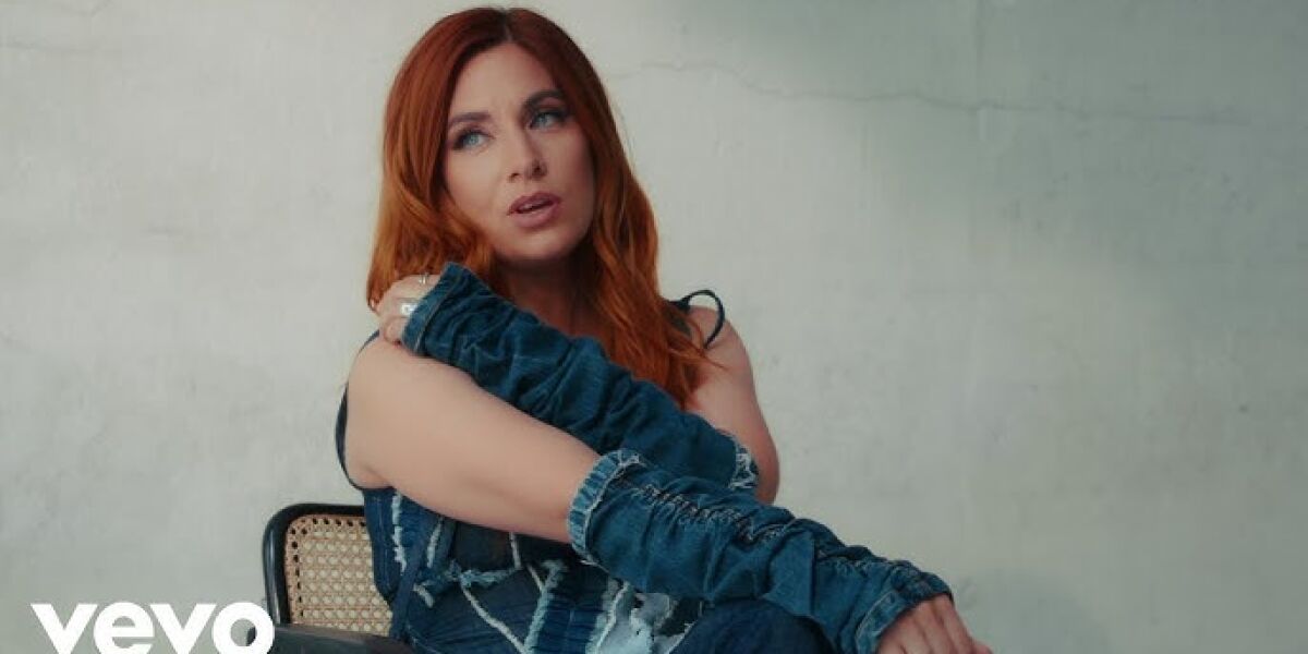 Leire Martínez, en la portada del single 'Tres deseos'
