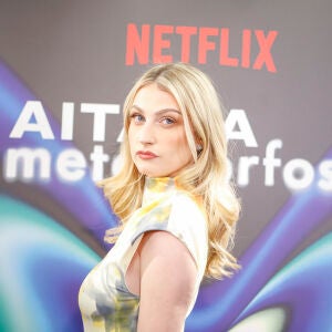 Julieta en la alfombra roja de 'Aitana: Metamorfosis'