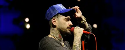 Zayn Malik reflexiona sobre el racismo que sufrió con One Direction en 'Fuchsia Sea' Zayn Malik reflexiona sobre el racismo que sufrió con One Direction en 'Fuchsia Sea'
