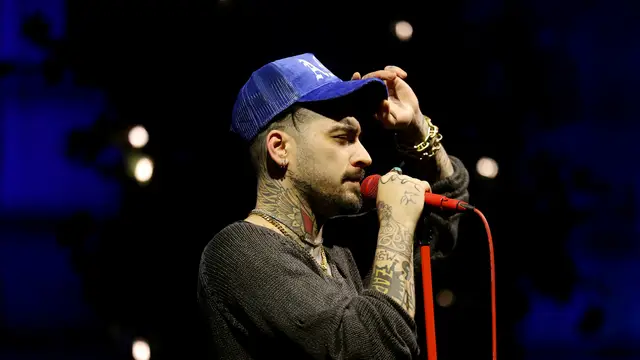 Zayn Malik reflexiona sobre el racismo que sufrió con One Direction en 'Fuchsia Sea'