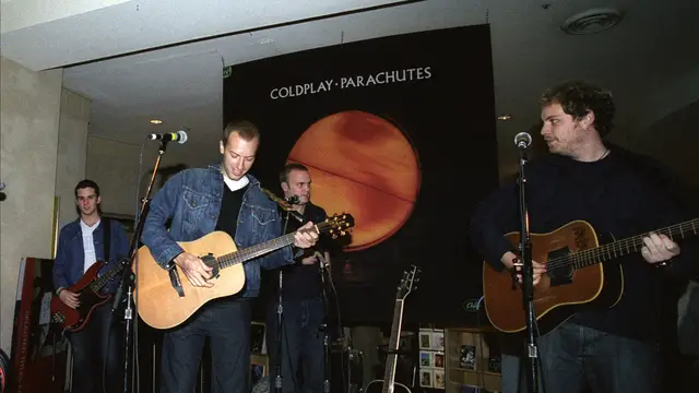 25 años de 'Parachutes', el debut de Coldplay: los momentos más icónicos de la banda
