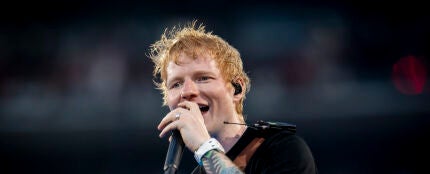 Ed Sheeran cumple un sueño y canta con dos de los cantantes favoritos de su infancia