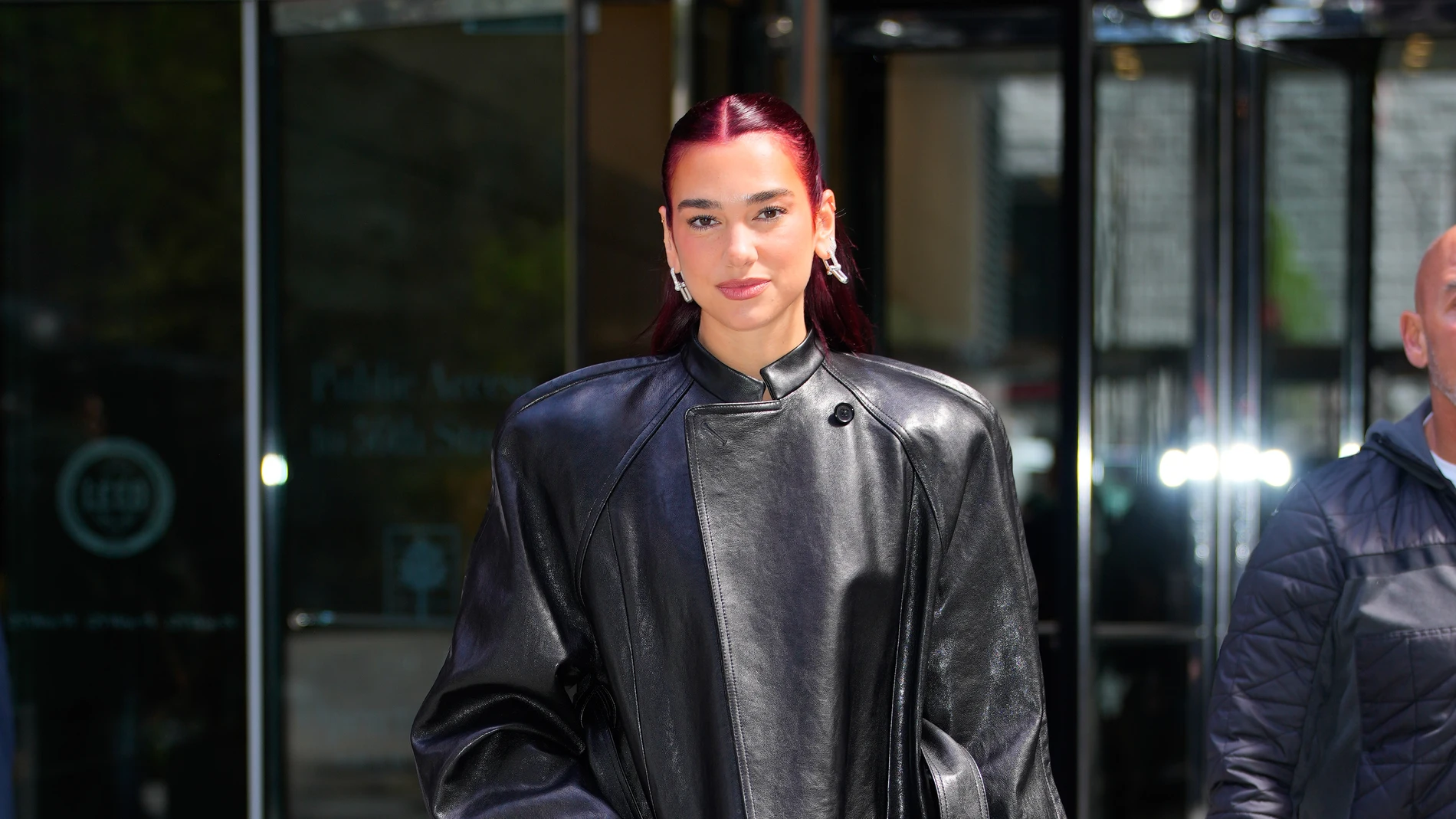 Dua Lipa pelo rojo Dua Lipa pelo rojo