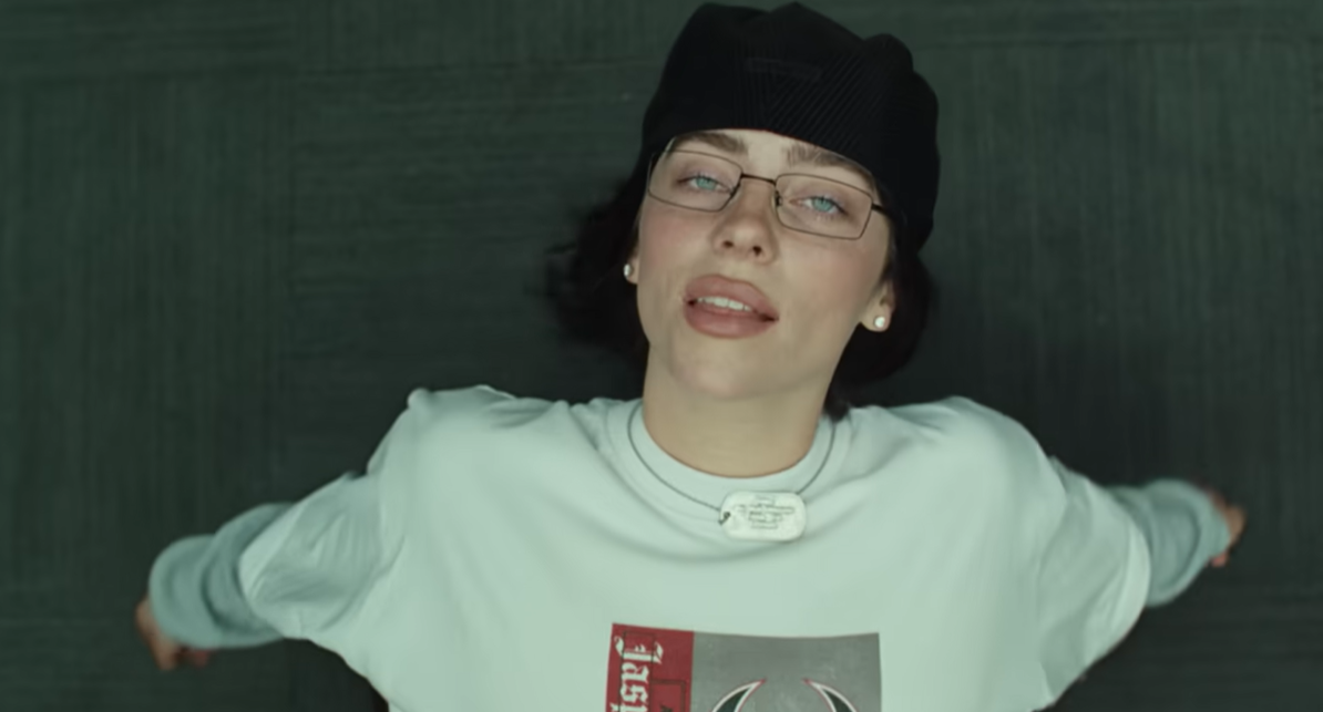 Billie Eilish en el videoclip de 'Birds of a feather' Billie Eilish en el videoclip de 'Birds of a feather'