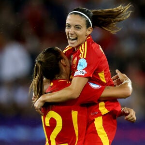 Aitana Bonmati y Patricia Guijarro en la semifinal de la Eurocopa