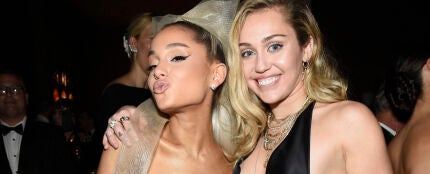 Ariana Grande y Miley Cyrus en 2018 Ariana Grande y Miley Cyrus en 2018