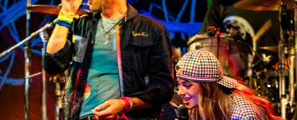 TINI y Coldplay actuando en 2024 TINI y Coldplay actuando en 2024