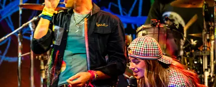 TINI y Coldplay actuando en 2024 TINI y Coldplay actuando en 2024
