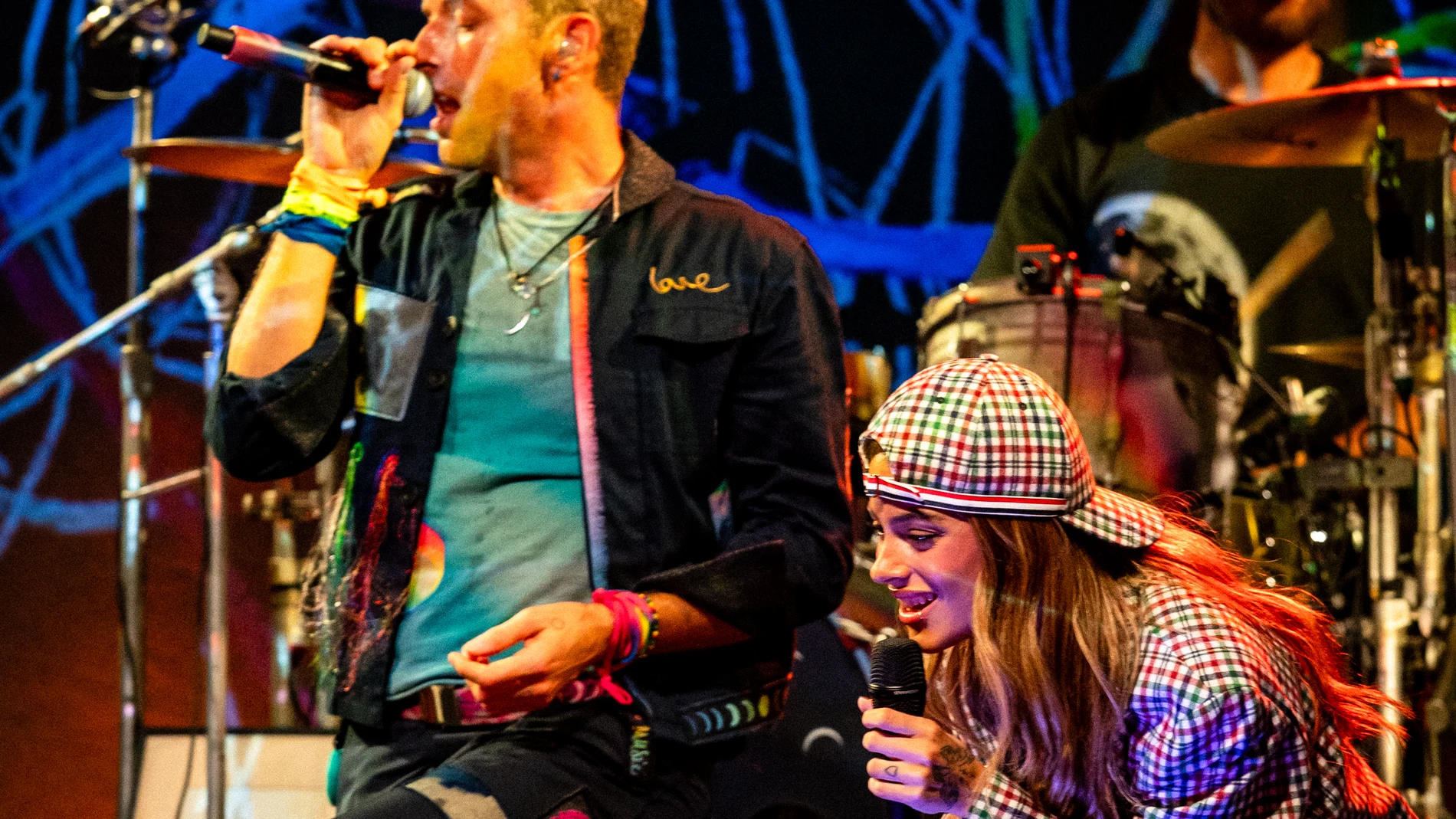TINI y Coldplay actuando en 2024 TINI y Coldplay actuando en 2024