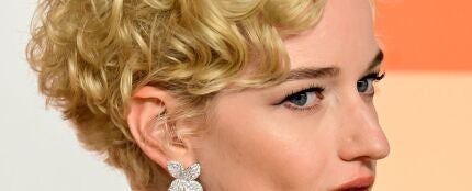 La actriz Julia Garner, en la fiesta Vanity Fair de los Premios Oscar 2025.