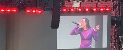 Galetelonera de Aitana cantando ‘La playa’
