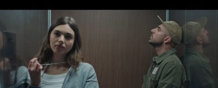 Nil Moliner, en el videoclip de 'Tu cuerpo en braile'.