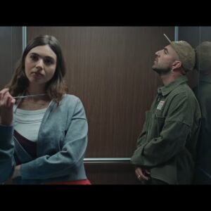 Nil Moliner, en el videoclip de 'Tu cuerpo en braile'.