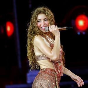 Los guiños de Shakira a Chris Martin, vocalista de Coldplay, durante su concierto en el Sofi Stadium
